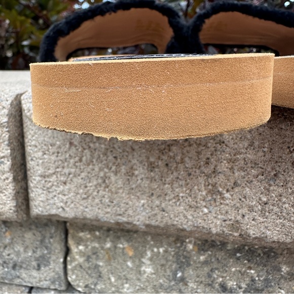 Stuart Weitzman Black Comfort Cammy Slide Sandals Shearling Strap Leather 7B - Picture 6 of 9